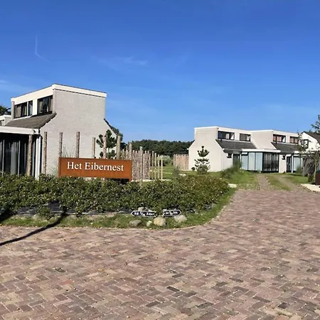 Дом отдыха On Texel With Garden Terrace *