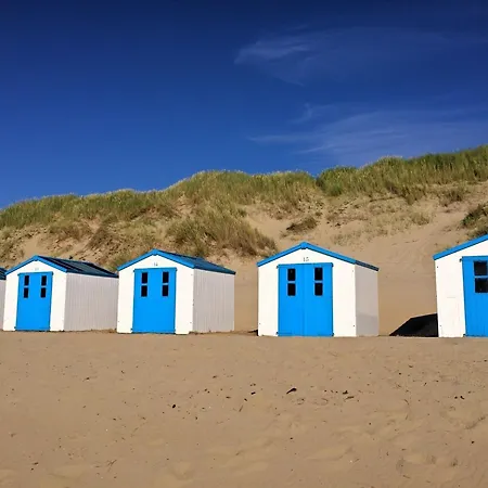 Дом отдыха On Texel With Garden Terrace